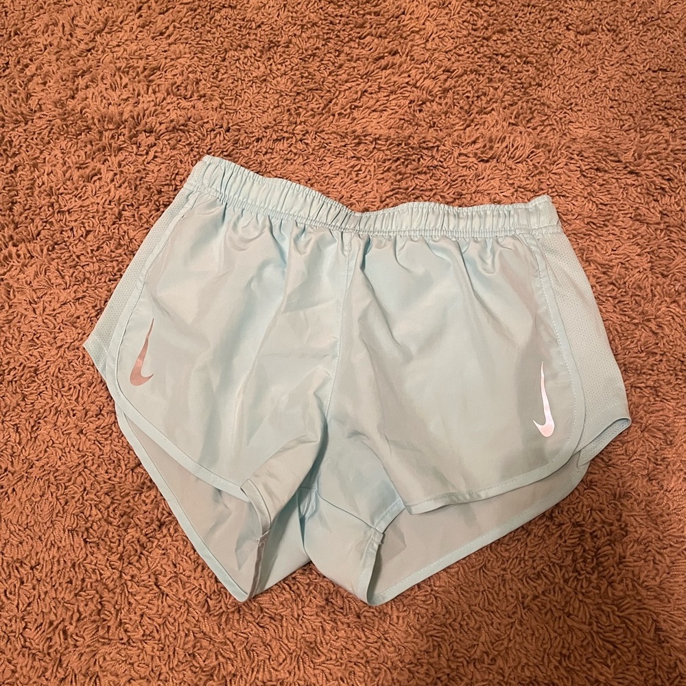 Mid rise Nike shorts